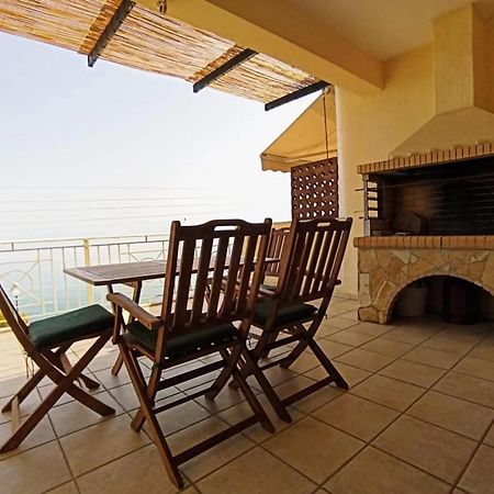 Derveni Seaside Apartments "Penthouse" ภายนอก รูปภาพ