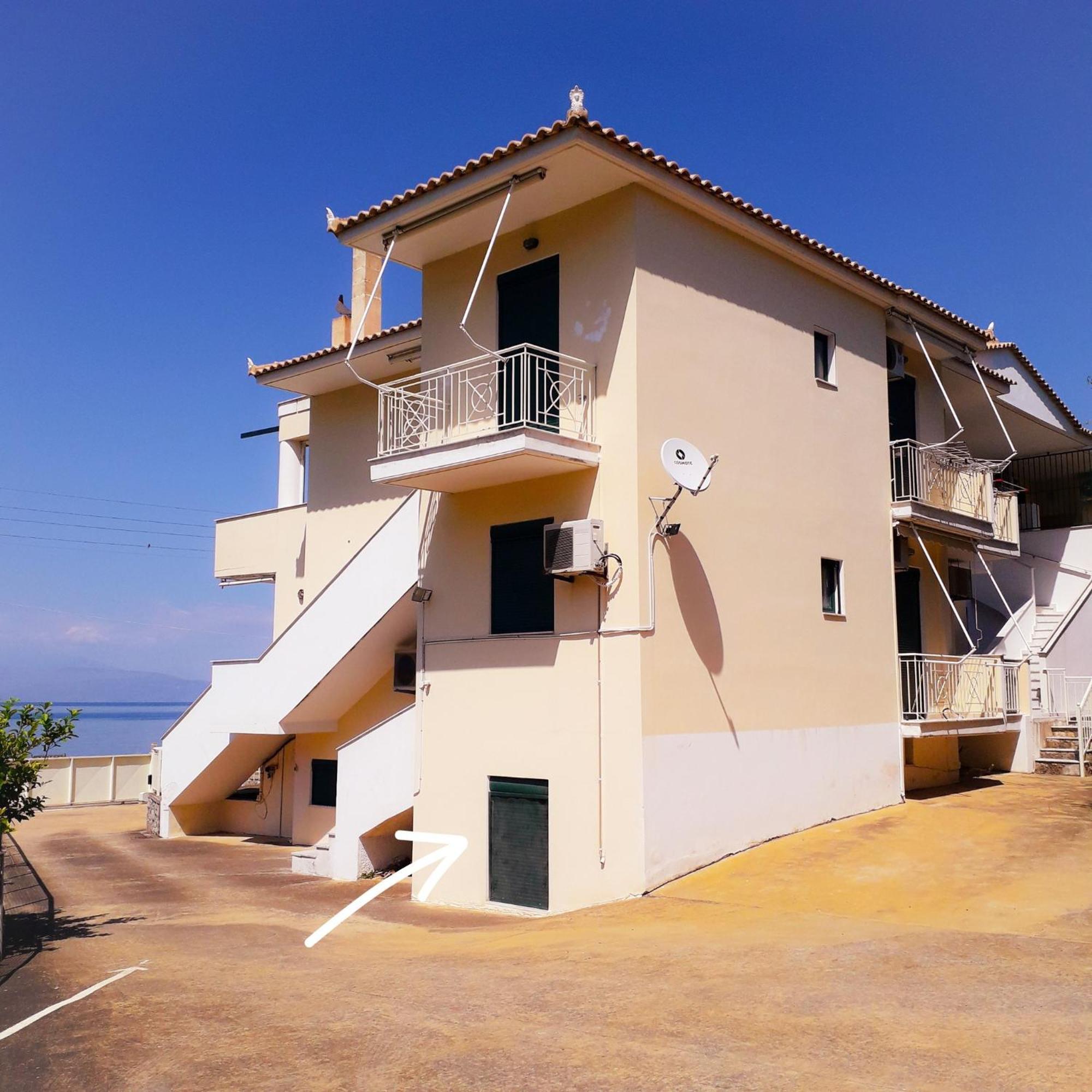 Derveni Seaside Apartments "Penthouse" ภายนอก รูปภาพ